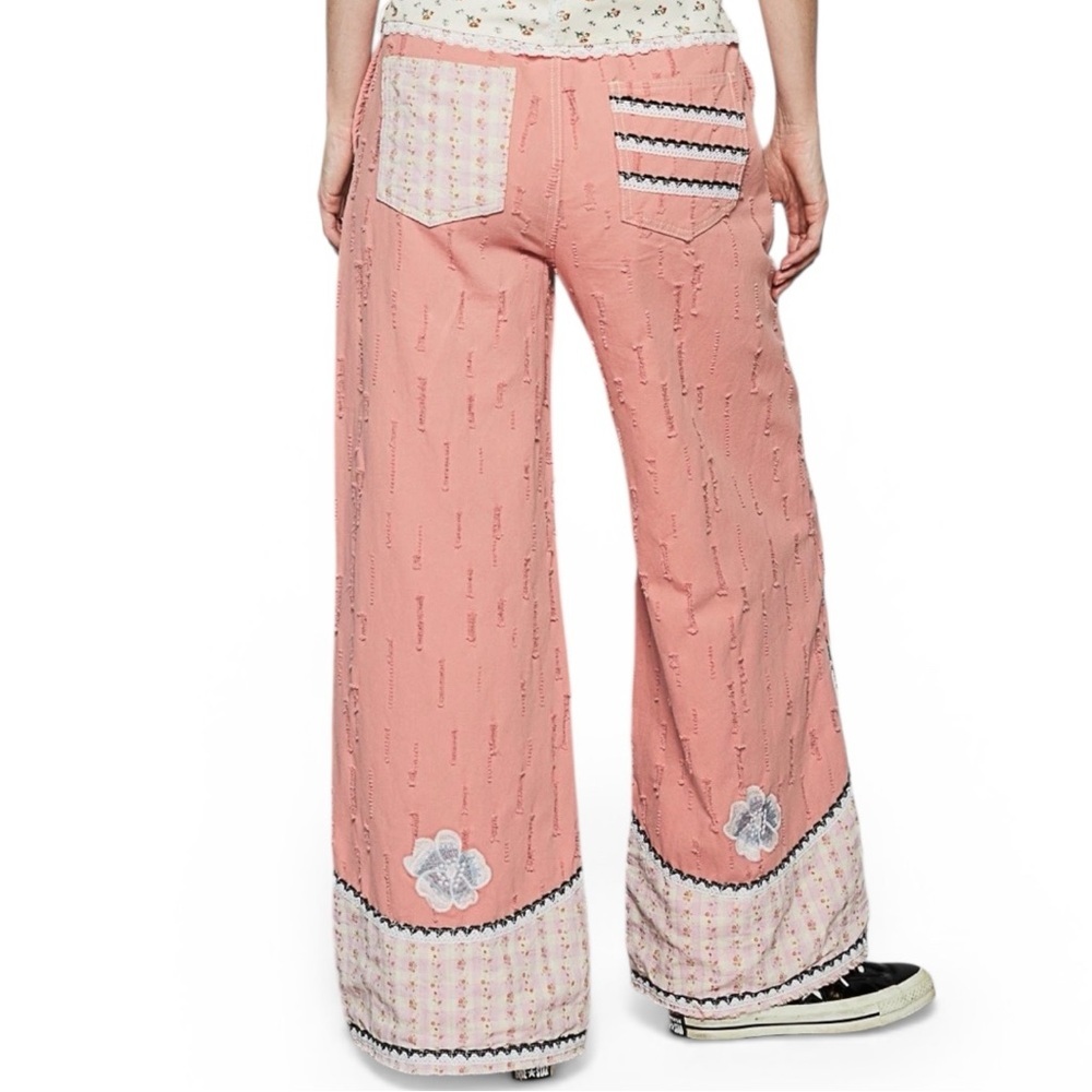 POL Large Coral Pink Wide-Leg Patchwork Floral Pants - Picture 3 of 8